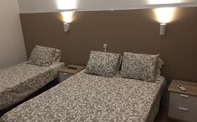 Lira Guest House B&B